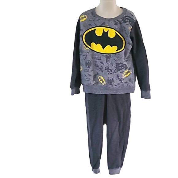 Good Condition Batman Boys 5/6 Gray & Black Sweatshirt & Jogger Pants - Picture 1 of 4